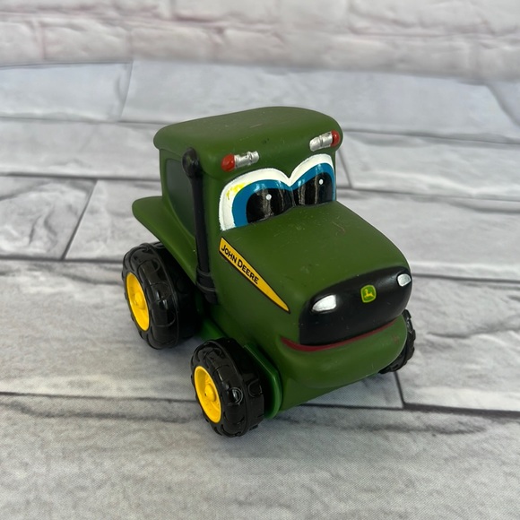 John Deere toy tractor hard plastic - Picture 2 of 6